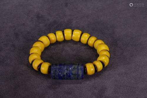 A Chinese Sherpa Glass Bead Bracelet