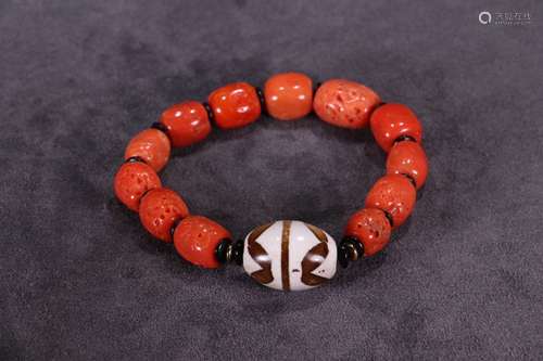 A Chinese Coral&Dzi Bracelet