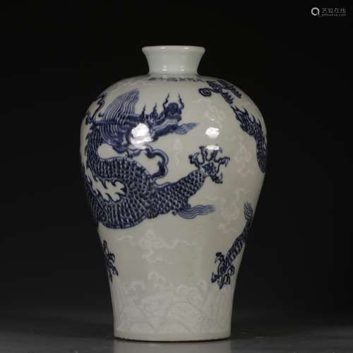 A Chinese Porcelain Blue&White Dragon Meiping Vase