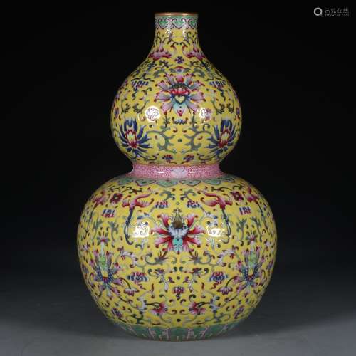 A Chinese Porcelain Yellow Glazed Famille Rose Gourd Vase