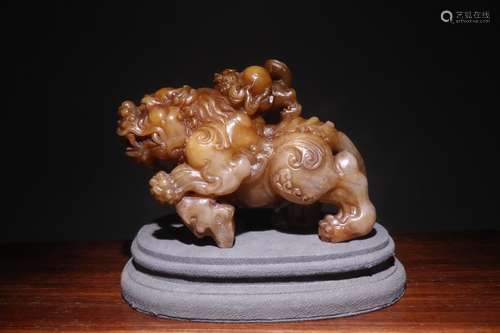 A Chinese Tianhuang Stone Lion Carved Ornament