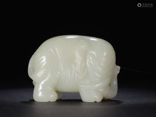 A Chinese Hetian Jade Elephant Ornament