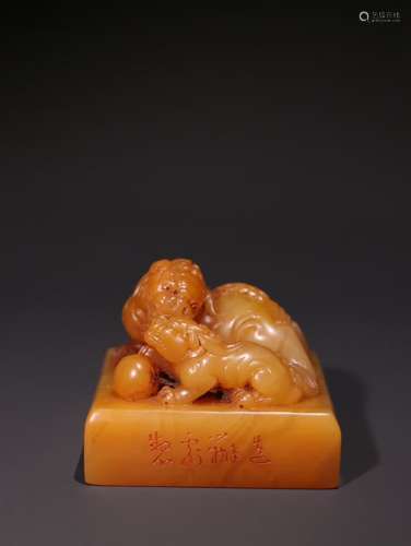 A Chinese Tianhuang Stone Beast Button Seal