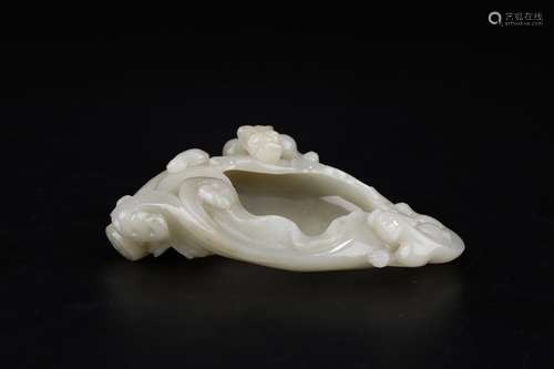 A Chinese Hetian Jade Dragon Pattern Brush Washer