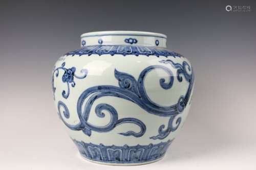 A Blue and White Pot with Dragon Design during Xuande reign   in the fourteenth century
