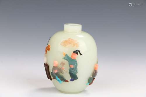 A Hetian Jade Snuff Bottle wih Jewel Inlay in the seventeenth century