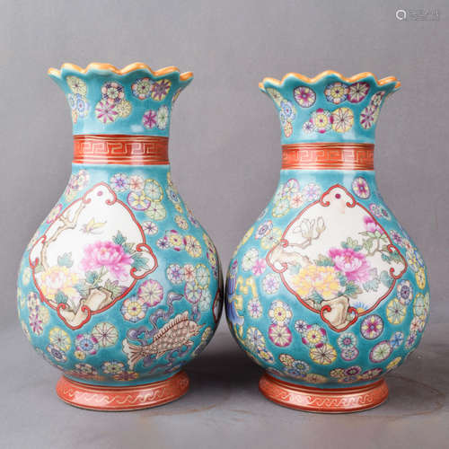 A Pair of Chinese Famille Rose Floral Porcelain Vase