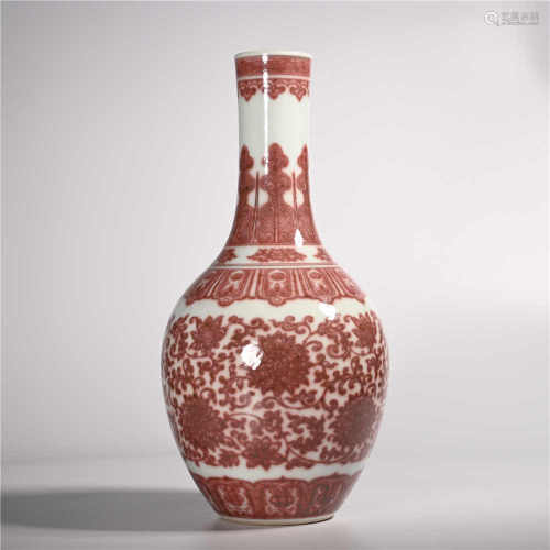 Qianlong of Qing Dynasty            Underglaze red bottle