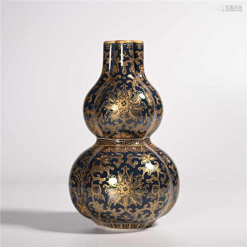 Qianlong of Qing Dynasty            Famille rose three hole bottle