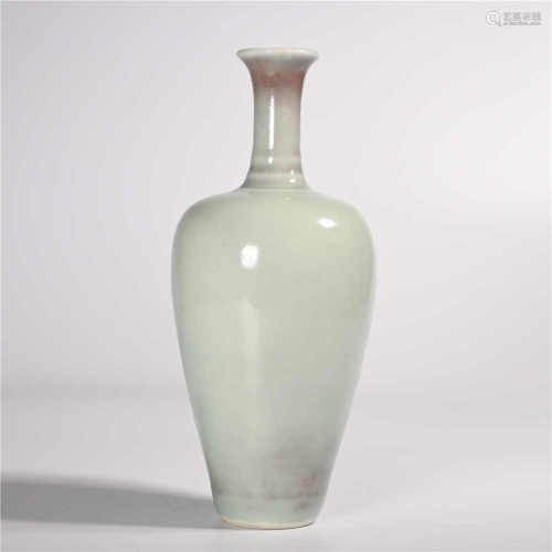 Kangxi of Qing Dynasty            Blue glaze Guanyin vase