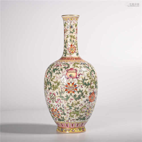 Yongzheng of Qing Dynasty            Pastel bottle