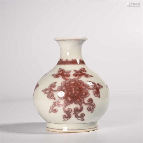 Yongzheng of Qing Dynasty            Underglaze red bottle