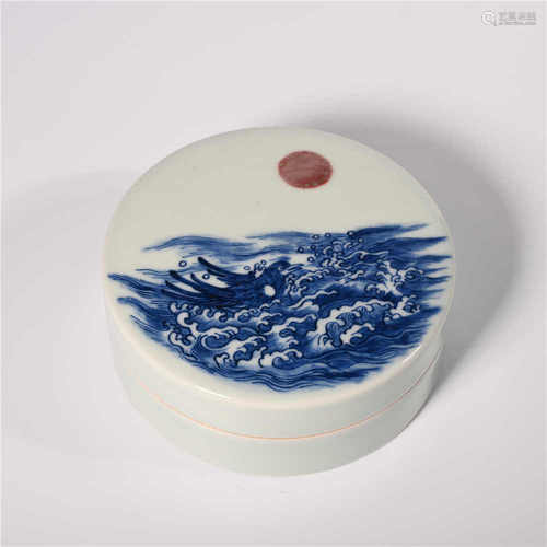 Qianlong of Qing Dynasty            Blue and white glazed red cover box