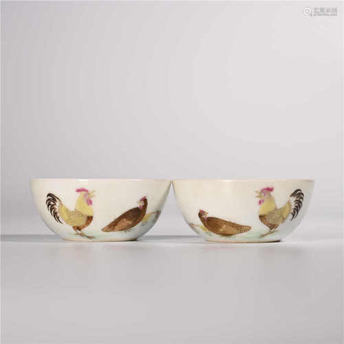 Yongzheng of Qing Dynasty            A pair of famille rose chicken bowls