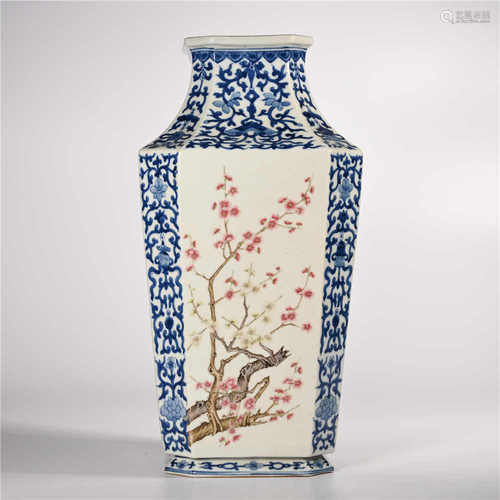 Qianlong of Qing Dynasty            Blue and white pastel hexagonal vase