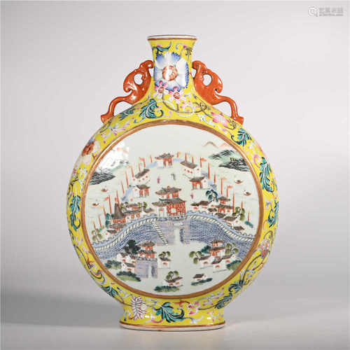 Qianlong of Qing Dynasty            Pastel figure story flat bottle