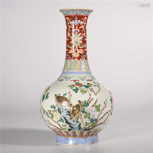 Qianlong of Qing Dynasty            Pastel bottle