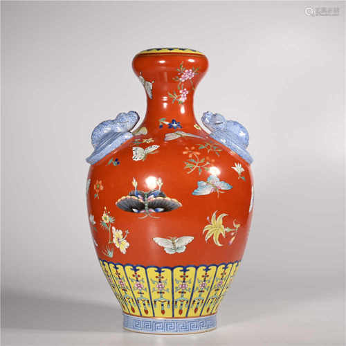 Jiaqing of Qing Dynasty            Pastel bottle with two ears