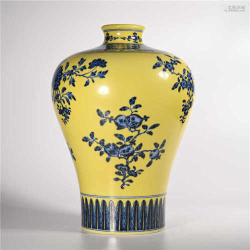 Qianlong of Qing Dynasty            Yellow glaze blue and white plum vase