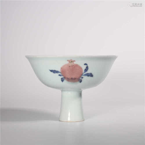 Yongzheng of Qing Dynasty            Blue and white glazed red bowl