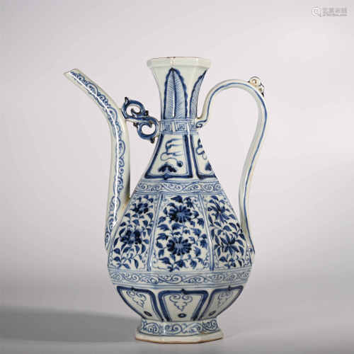 Yuan dynasty            Blue and white wine pot
