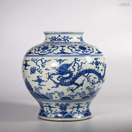 the Ming dynasty            Blue and white pot