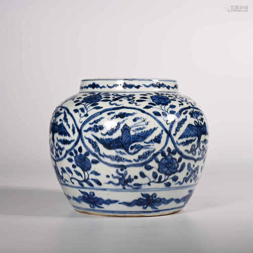 Jiajing of Ming Dynasty            Blue and white pot with phoenix pattern