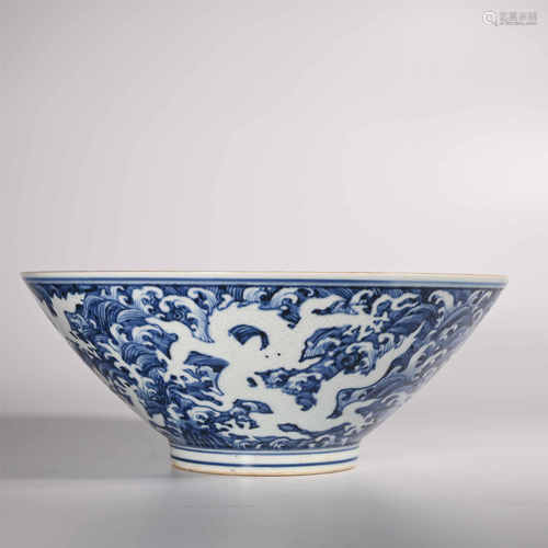 Ming Xuande            Blue and white dragon bowl