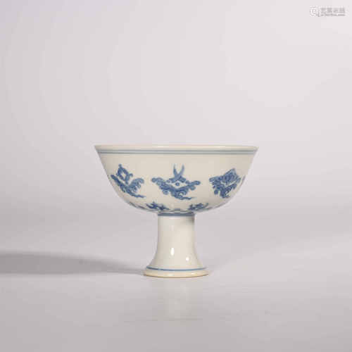 Mingchenghua            Blue and white goblet