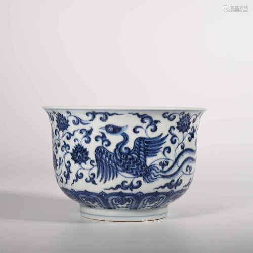 Ming Xuande            Blue and white phoenix pattern cup