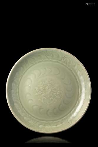 A longquan celadon plate (defects) Late Yuan dynasty, 14th century (d. 32.5 cm.)...