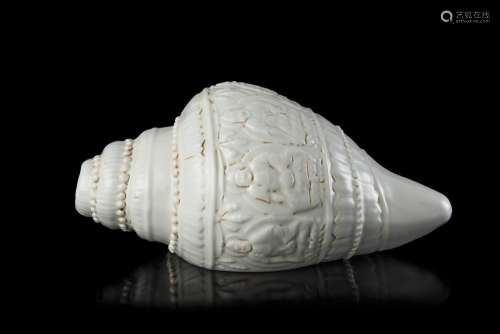 A large Sino-Tibetan ritual shell ' Shankha' China/Tibet, 18th century (l. tot. 34 cm.)...