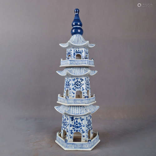 A Chinese Blue and White Floral Porcelain pagoda