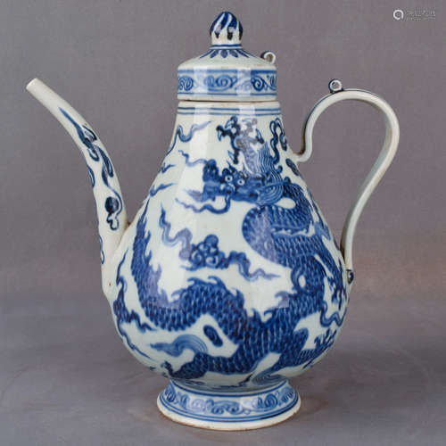 A Chinese Blue and White Dragon Pattern Porcelain Pot