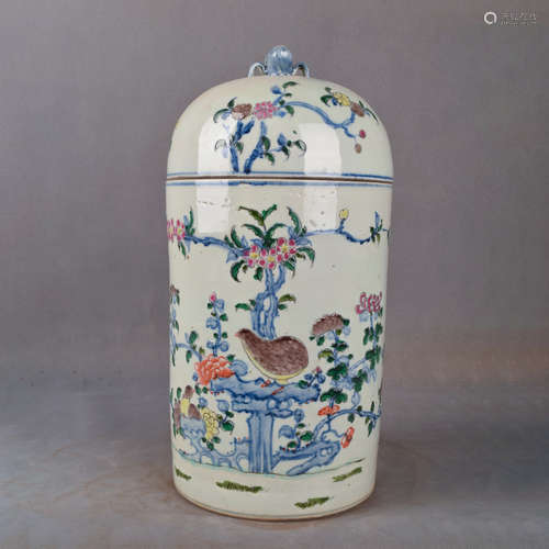 A Chinese Clashingcolor Clashingcolor Porcelain Jar with Cover