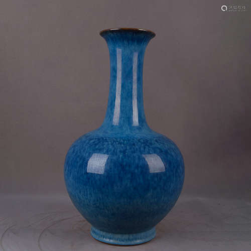 A Chinese Porcelain Vase