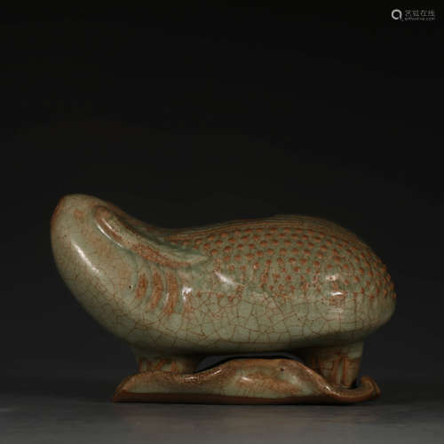 A Chinese Longquan Kiln Porcelain Toad-shaped Water Dropper