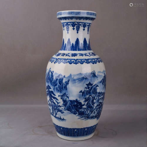 A Chinese Blue and White Floral Porcelain Vase