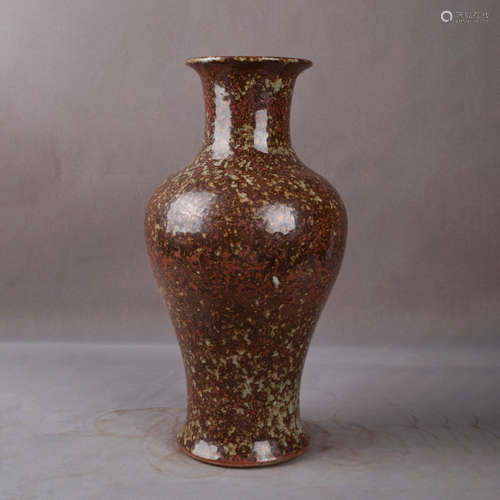 A Chinese Lujun Glaze Porcelain Guanyin Vase