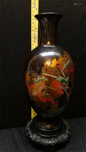 Bodiless lacquer vase