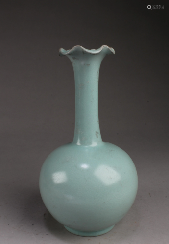 Chinese Ruyao Vase