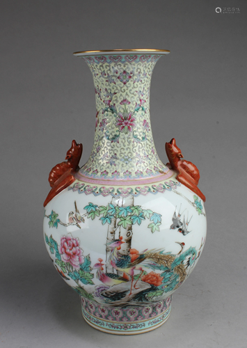 Chinese Antique Famille Rose Porcelain Vase