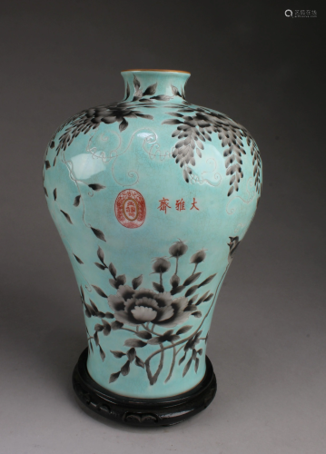 Chinese Famille Verte Porcelain Meiping Vase