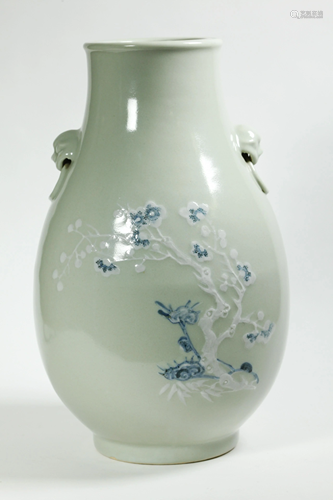 Chinese 18 C Blue White Celadon Porcelain Vase