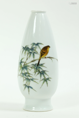 Chinese Republic Enameled Porcelain Vase