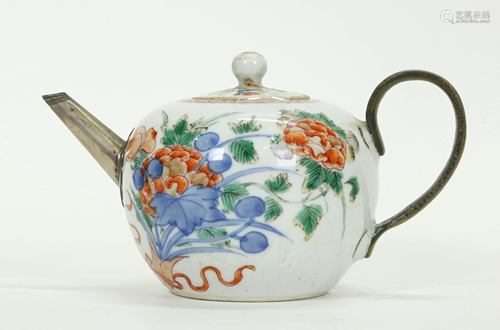 Chinese Kangxi ca 1700 Wucai Porcelain Teapot