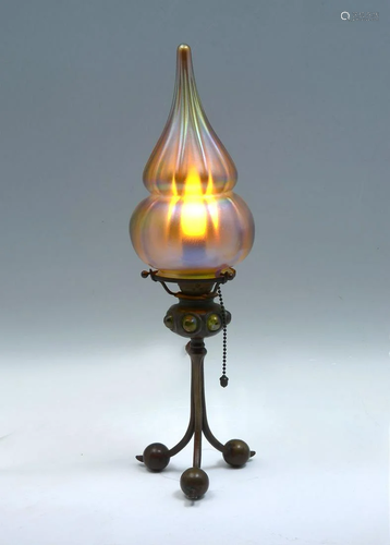 TIFFANY STUDIOS BRONZE DESK LAMP WITH Q…