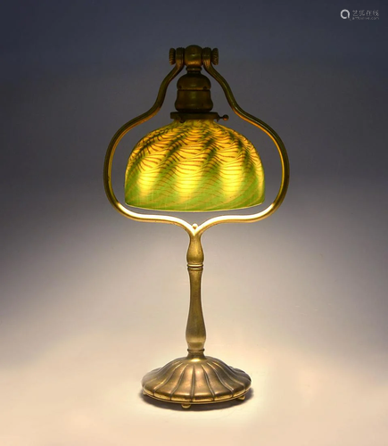 TIFFANY ART GLASS & BRONZE DESK LAMP