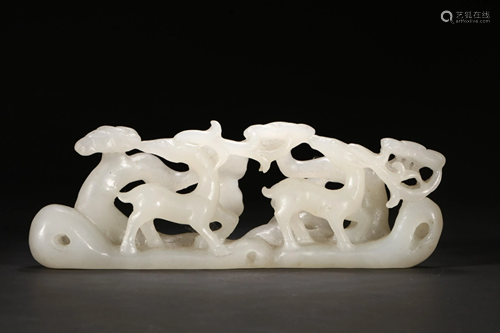 HETIAN JADE DEER ORNAMENT