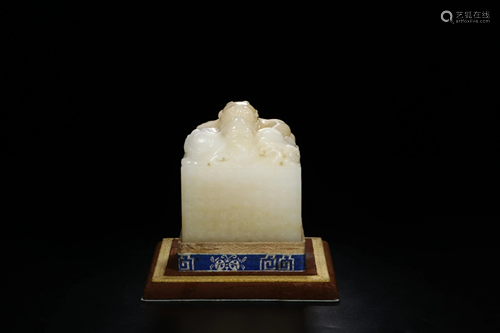 HETIAN JADE BEAST KNOB POETRY SEAL